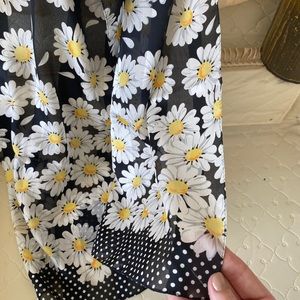 Vintage italian black daisy scarf